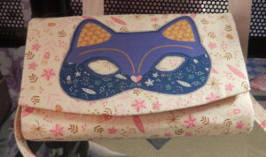 Cat-face handbag